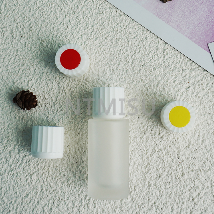 غطاء لولبي مضلع مقاوم للأطفال 18 ملم