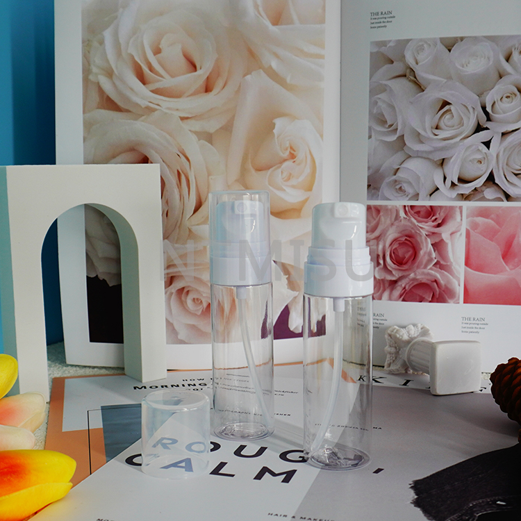 مجموعة زجاجات بخاخ رذاذ ناعمة من البلاستيك الطبيعي باللون الأبيض النقي سعة 60 مل