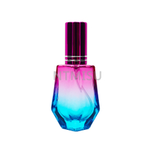 زجاجة زجاجية ملونة سعة 12 مل مع بخاخ عطر من الألومنيوم