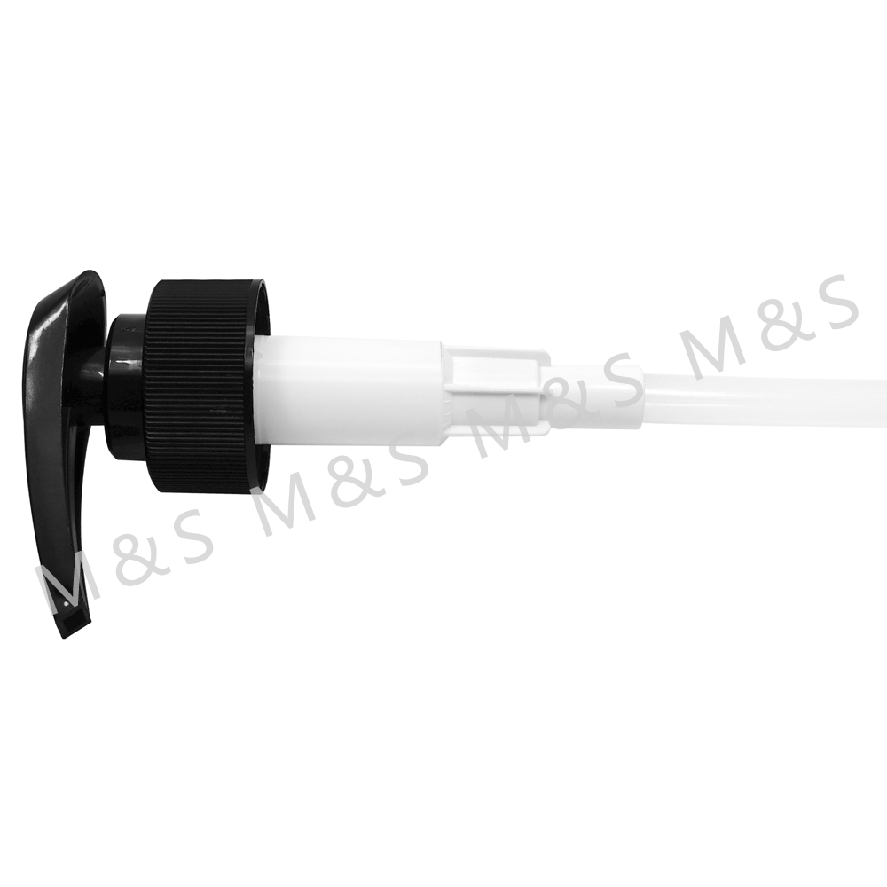 32 410 مضخة توزيع بلاستيكية مضلعة سوداء لزجاجة الشامبو