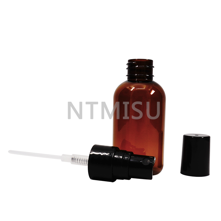 زجاجة بلوري زجاجية كهرمانية بسعر جيد مع بخاخ رذاذ ناعم باللون الأسود