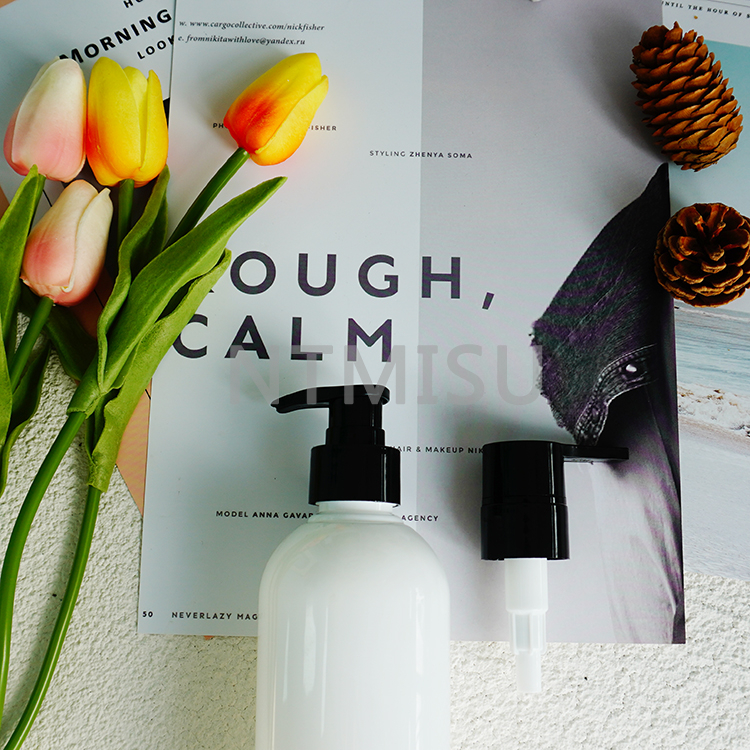 28 410 فوهة منحنية على الطراز الكلاسيكي مضخة غسول سوداء لامعة لتوزيع السائل