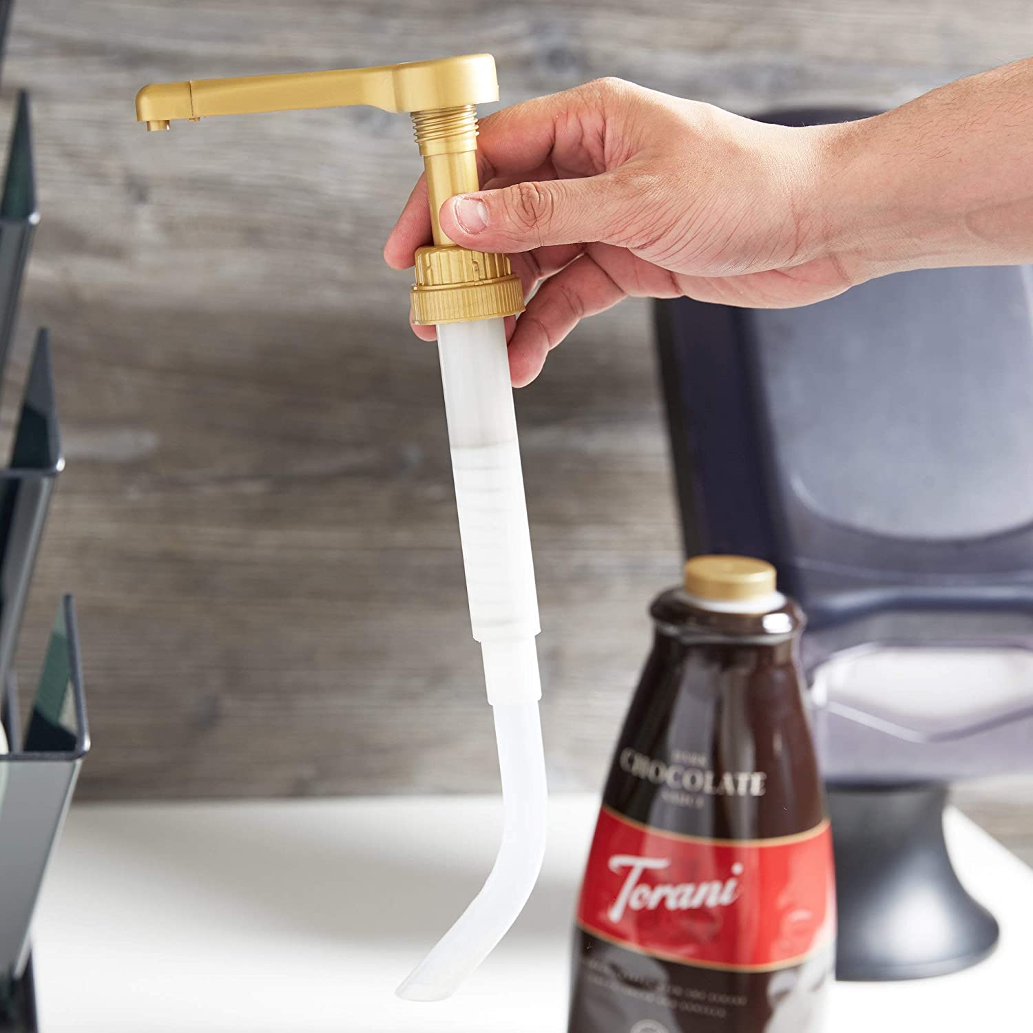 38 400 أسود 15CC مضخة جرعة كبيرة موزع مضخة شراب وموزع مضخة مربى